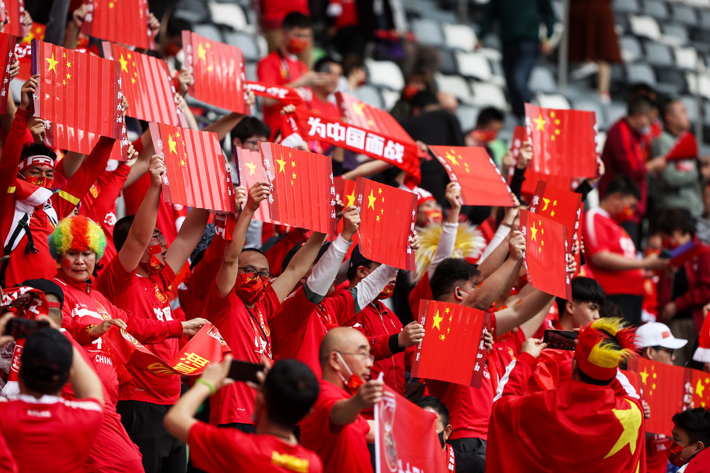 关于橄榄球赛场再起风云：川蜀鲨队队惊险晋级河套独角兽队，赛场气氛火爆主场山呼海啸的信息